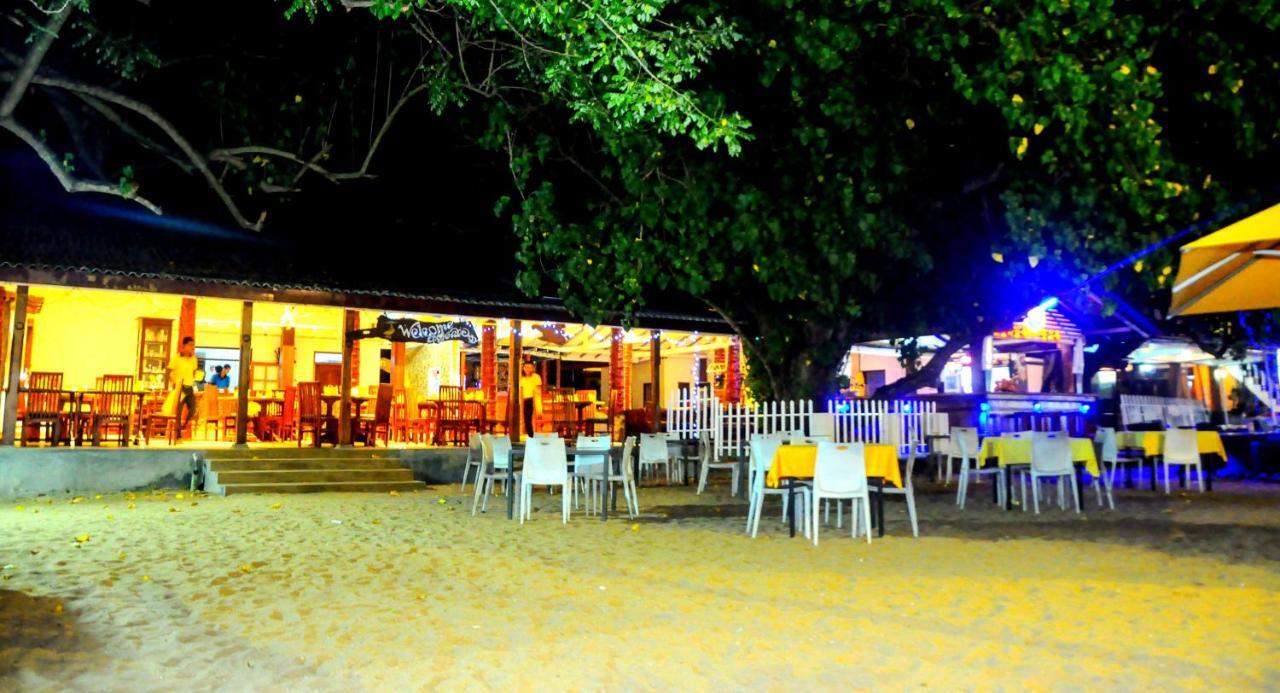 Happy Banana Hotel Unawatuna Exterior photo