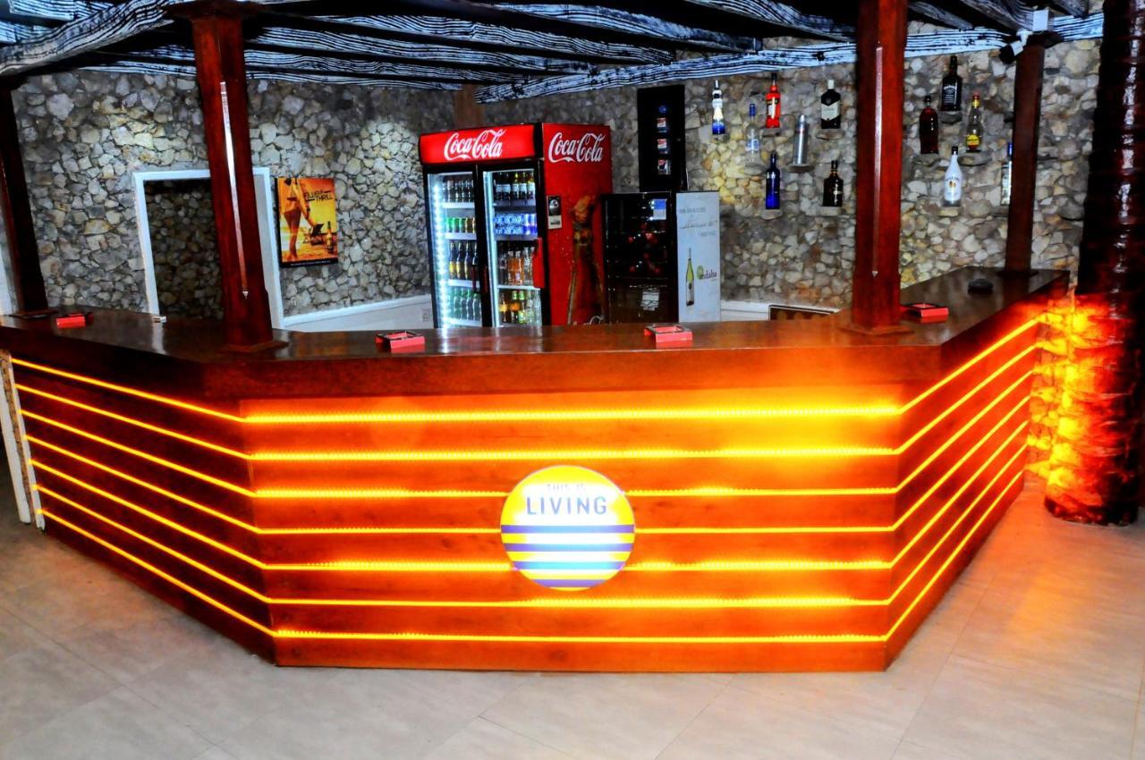 Happy Banana Hotel Unawatuna Exterior photo